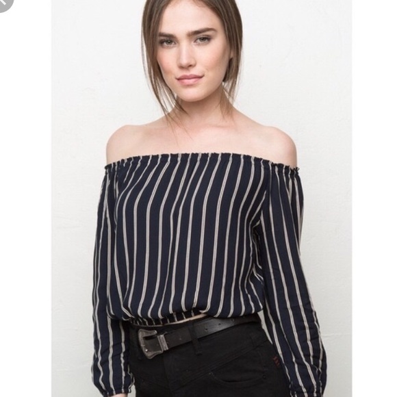 Brandy Melville Tops - BRANDY MELVILLE MAURA TOP
